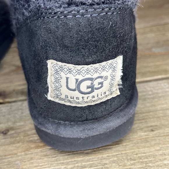 Ugg Classic Cardy tall knit 5-button boots - Picture 6 of 8